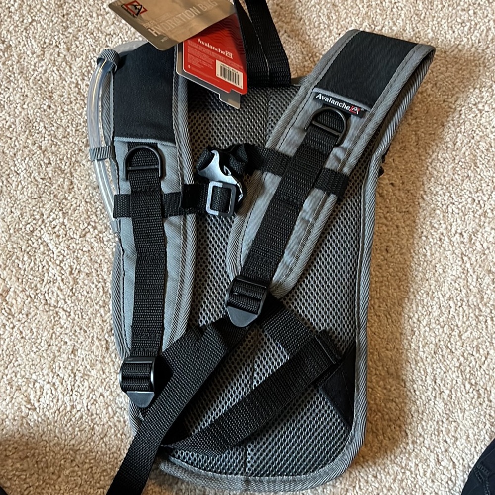 Avalanche Explorer Hydration Bag - image 2